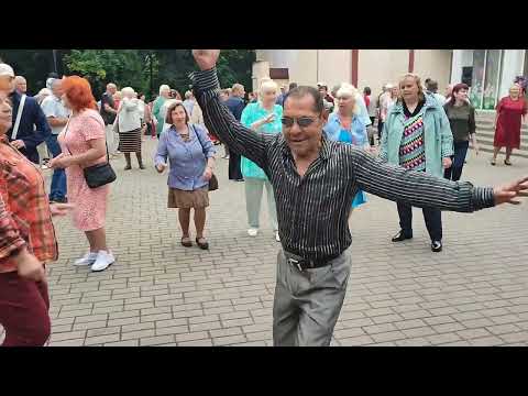 10.06.23Г. Цветёт Акация...В Гомельском Парке Луначарского...