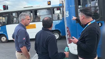 Municipio enciende nuevo semáforo en Caparrosa con Limonita y vecinos celebran alivio