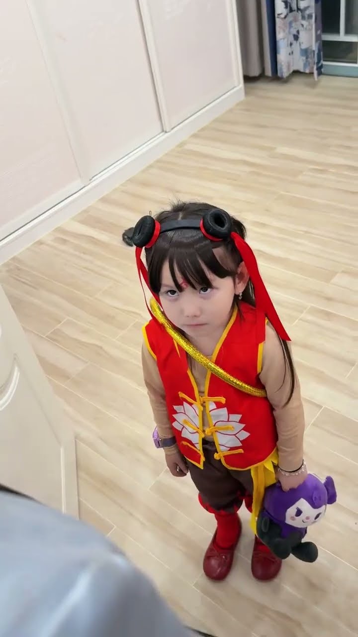 Nezha was caught playing games secretly by the clown! #clown #angel