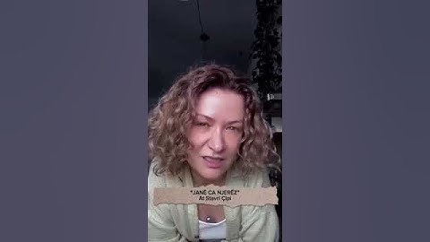 Aktorja Egla Ceno duke interpretuar poezinë “Janë ca njerëz” të At Stavri Çipit