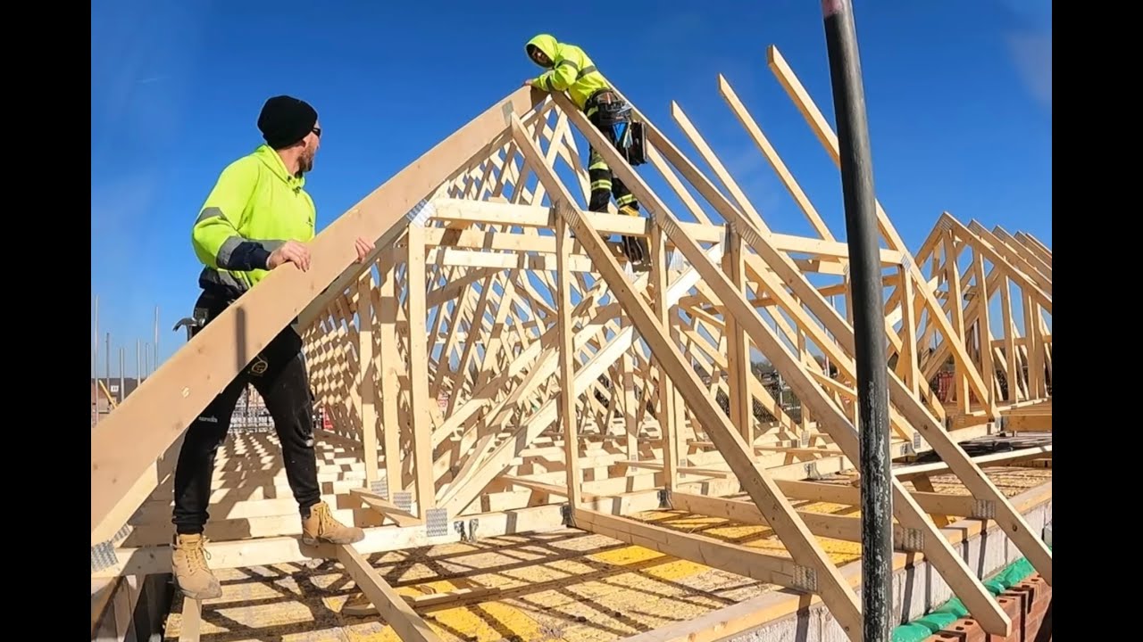 How To Fit A Hip Rafter On Trussed Roof! (step by step) - YouTube