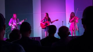 Foggy Mountain Breakdown on IBMA’s JAM Stage 2022 - The Sullivan Sisters and Friends