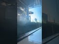 ローアングル地面なめのカメラワークと抜け感1