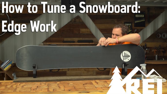 A simple how to wax your snowboard board tutorial from TransWorld  Snowboarding - Snowboarder