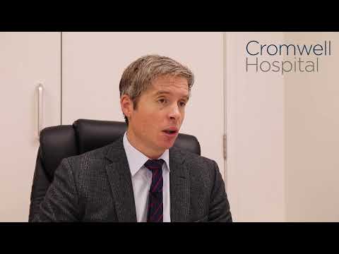 Dr Crispin Hiley explains the symptoms of lung cancer | Cromwell Hospital