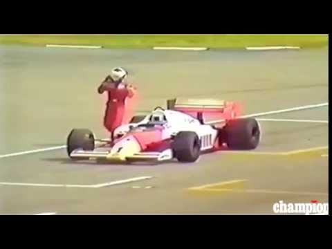 Alain Prost en passe d'essence Hockenheim 1986 pousse sa McLaren