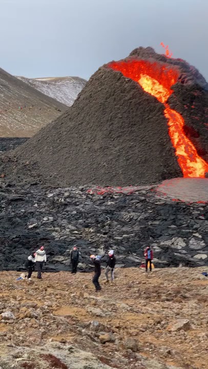 Another Seismic Swarm at the Campi Flegrei Supervolcano in Italy shakes up everyone #Naples #Volcano