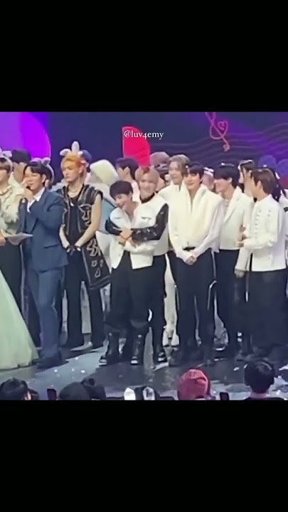 big hug from bubu 🫂 #taeyong #taeil #nct127 #nct #mbc
