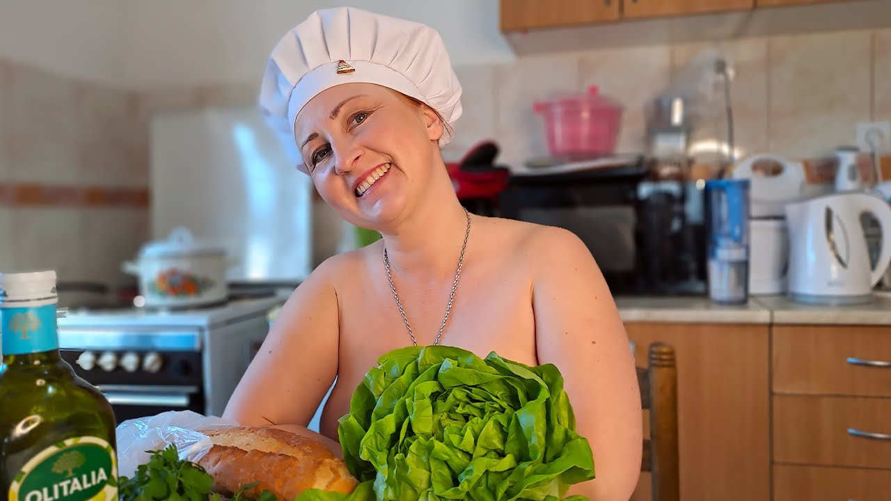 My work behind the scenes. Cooking show. Blogger nudist. Mila naturist.