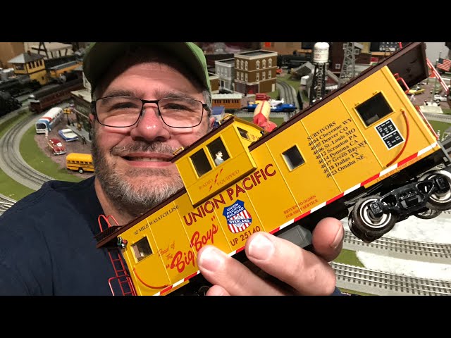 K-Line Custom Union Pacific Boxcars and Caboose. - YouTube