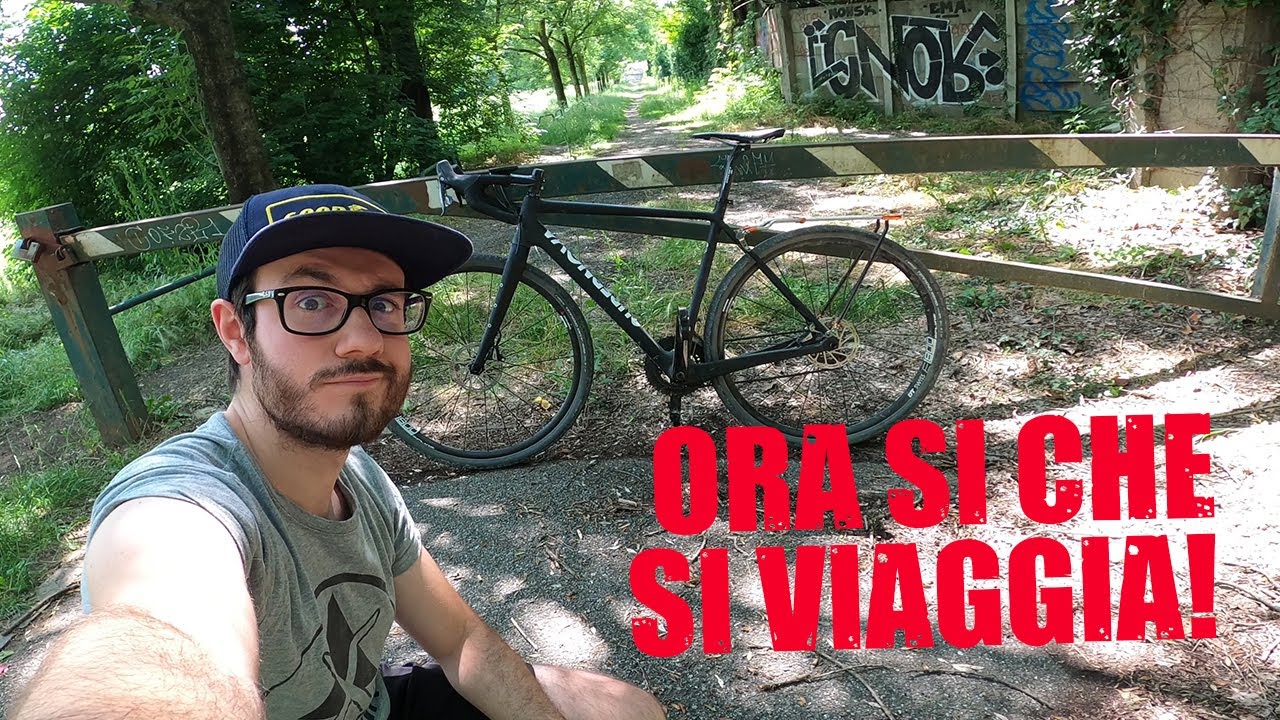 BAC MILANO: UN PORTAPACCHI ULTRALEGGERO (PORTA FINO A 25KG!) DA  CICLOTURISMO - YouTube