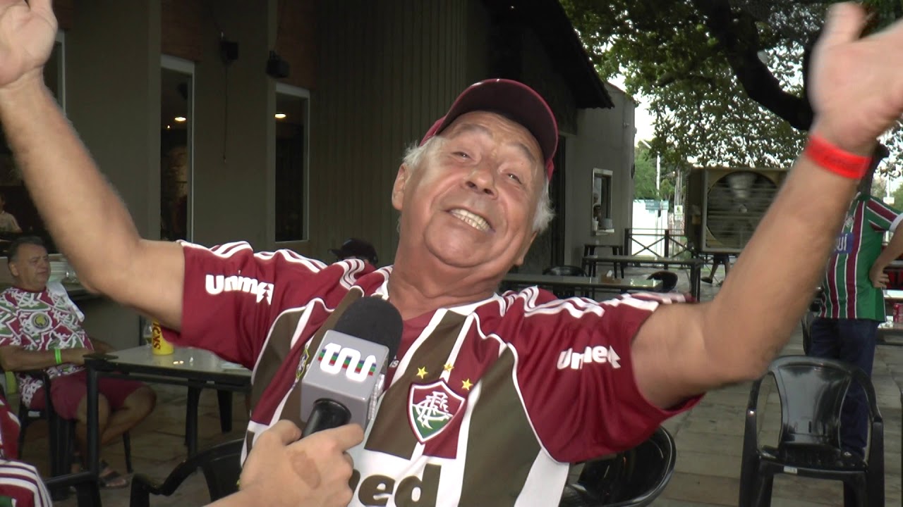 Torcedores do Fluminense demonstram paixão pelo