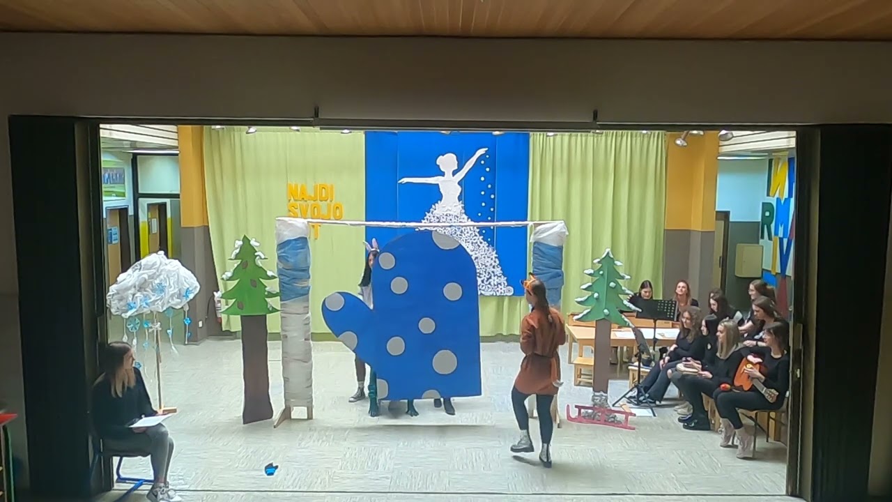 Glasbena pravljica “Rokavička” v šolskem letu 2022/2023