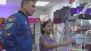 Astronaut visits out-of-this-world Texas restaurant owned by 12-year-old girl