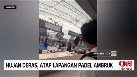 Detik-detik Atap Lapangan Padel Ambruk