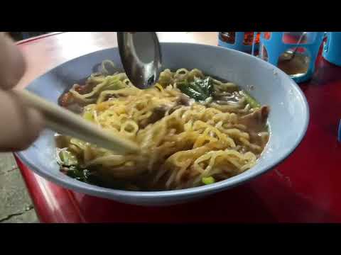 For Bami Nam noodles vlog r2