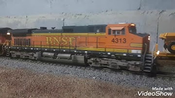 ScaleTrains DASH 9-44CW and  Tier 4 GEVo ET44 - BNSF