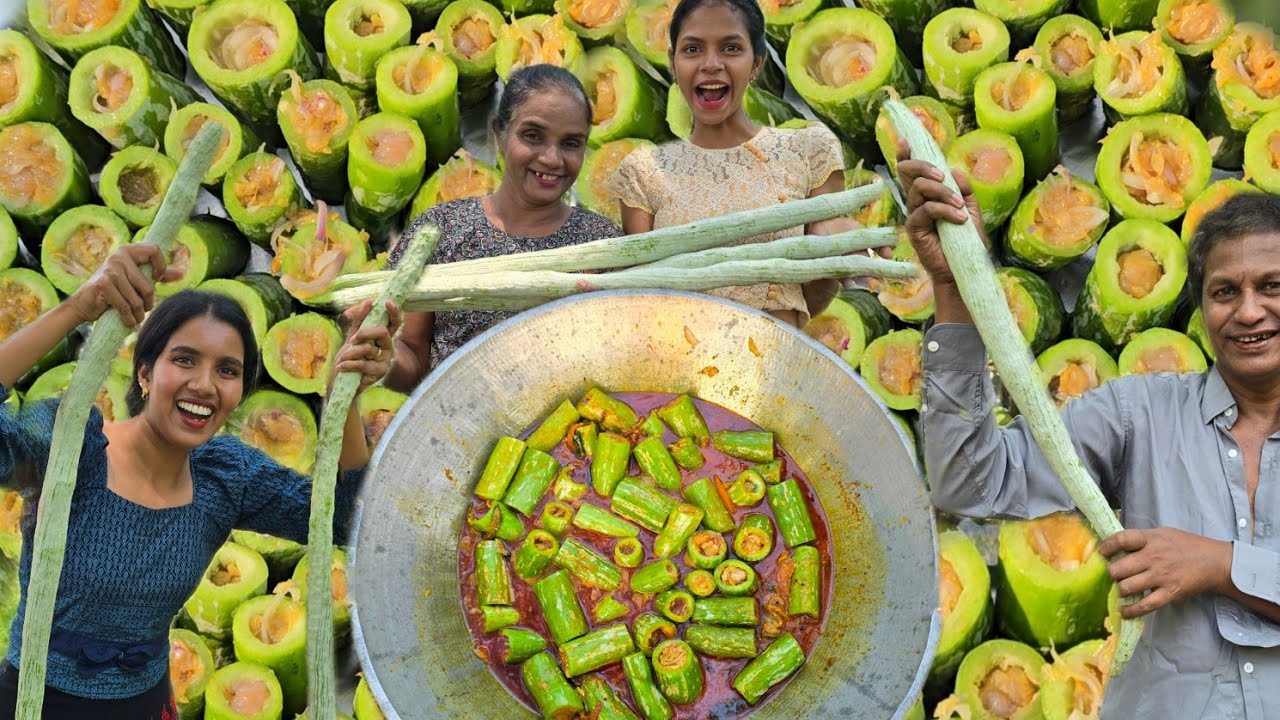 Snake gourd fish cake curry/ In the village ရဲ့ ဗုံလုံသီးငါးဖယ်အစာသွပ်😋