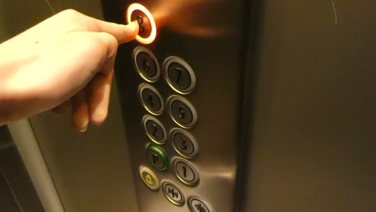 Tylsä Koneen MaxiSpace-köysihissi @ Ekmaninkatu 1A, Runosmäki, Turku