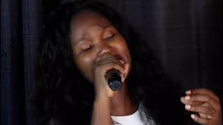 O Ndzi Fele Xihambanweni- Adoradora Milena ft Lourenço da Silva