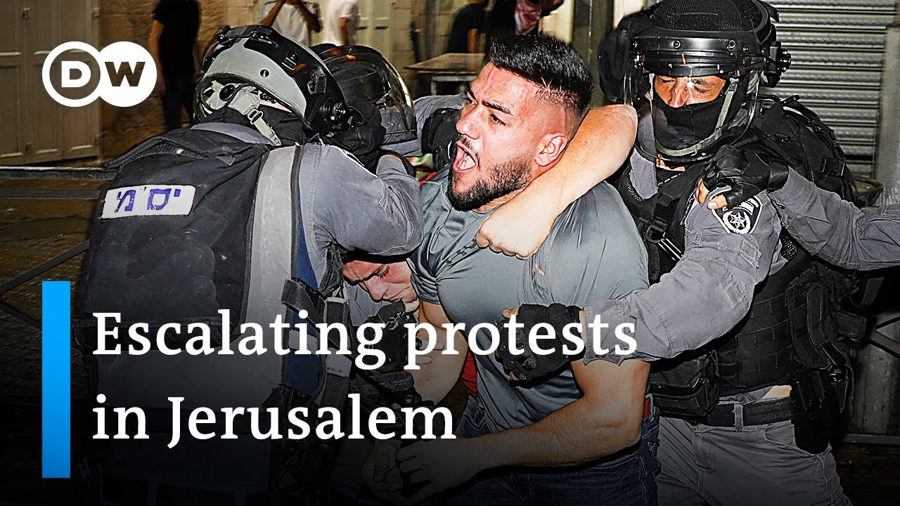 Film backdrop image for Hundreds injured in clashes at Jerusalem's Al-Aqsa mosque (2021)