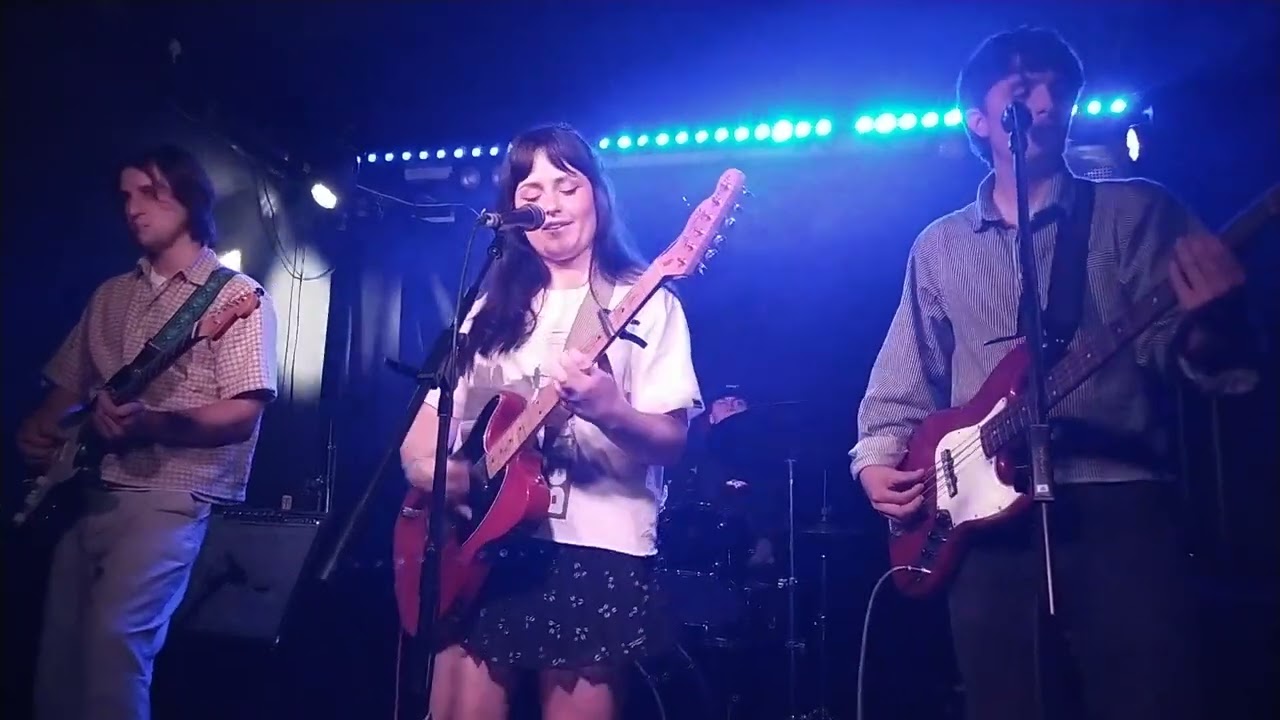 Vona Vella - Intro + I Wanna Tap Into Your Heaven Again live @ The Old Blue Last - London 21/08/2025