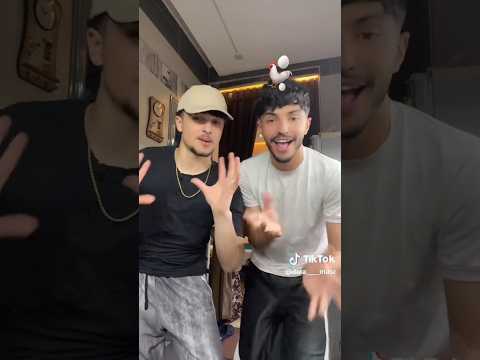 شوفوا الحركات دجاجتي الكبيرة