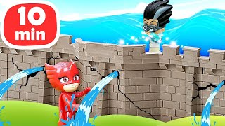 Super Pigiamini giocattolo nel video per bambini con giocattoli. Giochi con l'acqua