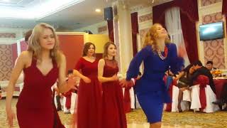 Лучшие ПРИКОЛЫ ПОД МУЗЫКУ Музыкальные приколы 2016 выпуск 13 ТАНЦЫ НА СВАДЬБЕ Лучшие ПРИКОЛЫ ПОД МУЗЫКУ Музыкальные приколы 2016 выпуск 13 ТАНЦЫ НА СВАДЬБЕ