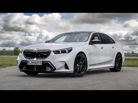  M5 - アルピンホワイト (チェイスカー) BMW M5 Alpine White 2025 in beautiful details: walkaround