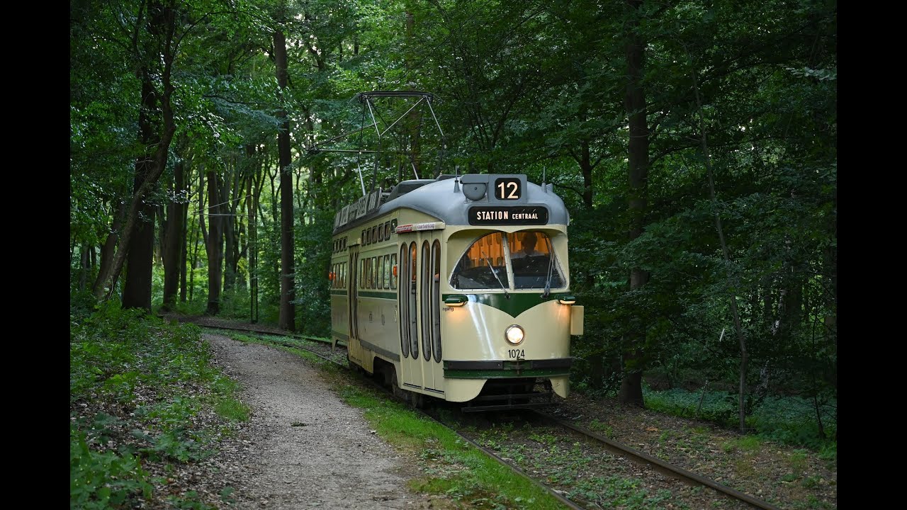 HTM PCC 1024 rijdt in Arnhem