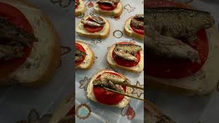 Бутерброды со шпротами в духовке #вкуснопростоибюджетно #aesthetic #healthyfood #новыйгод #рецепты