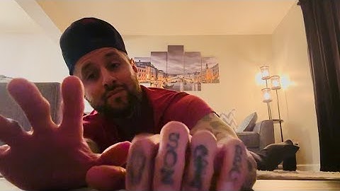 LOFI ASMR op de vloer met camerabewegingen en handgeluiden/cameratikken