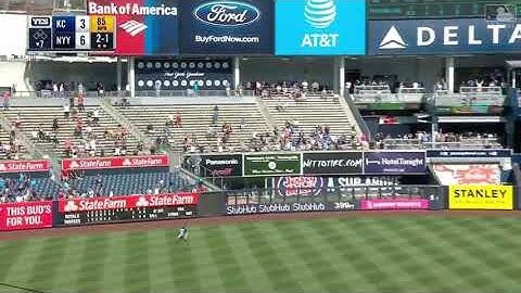 Aaron judge breaks MLB rookie homerun record with his 50th of the year! 09/25/17