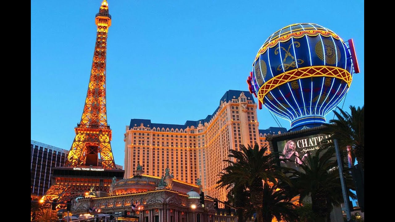 Sign in the shape of the Montgolfier balloon at the Paris Casino