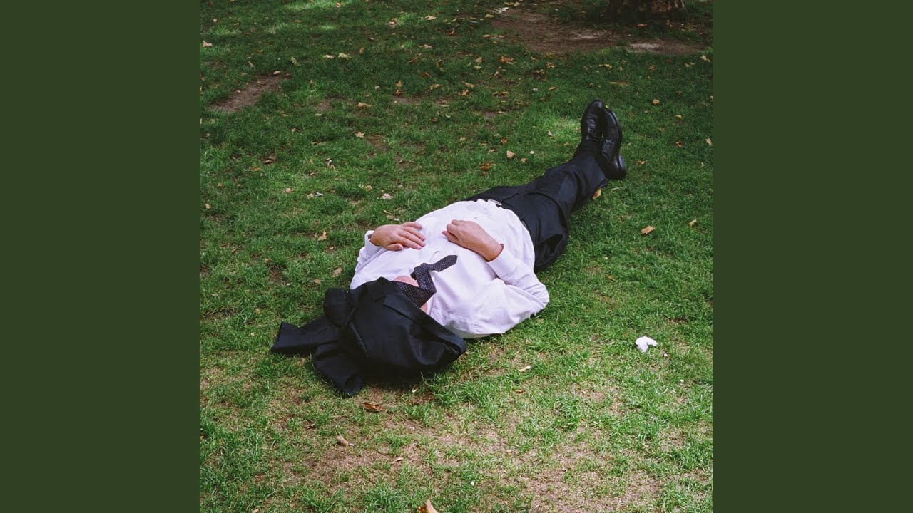 在 YouTube 上观看 Micro Person 在 YouTube 上观看 Micro Person