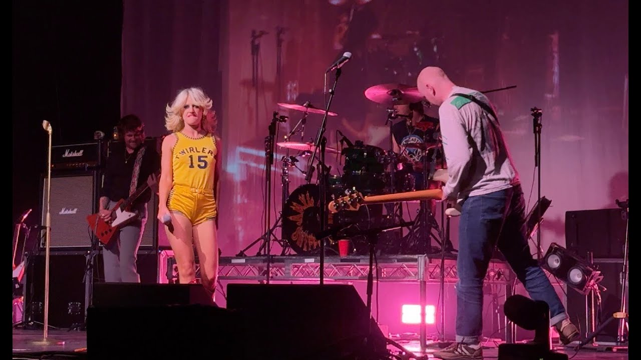 Amyl and the Sniffers