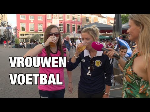 GSTV. Renée trapt balletje met hooliganettes