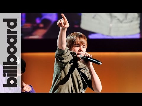 Justin Bieber - "Baby" Live! 2010