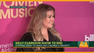Kelly Clarkson Stepping Away From Her Talk Show