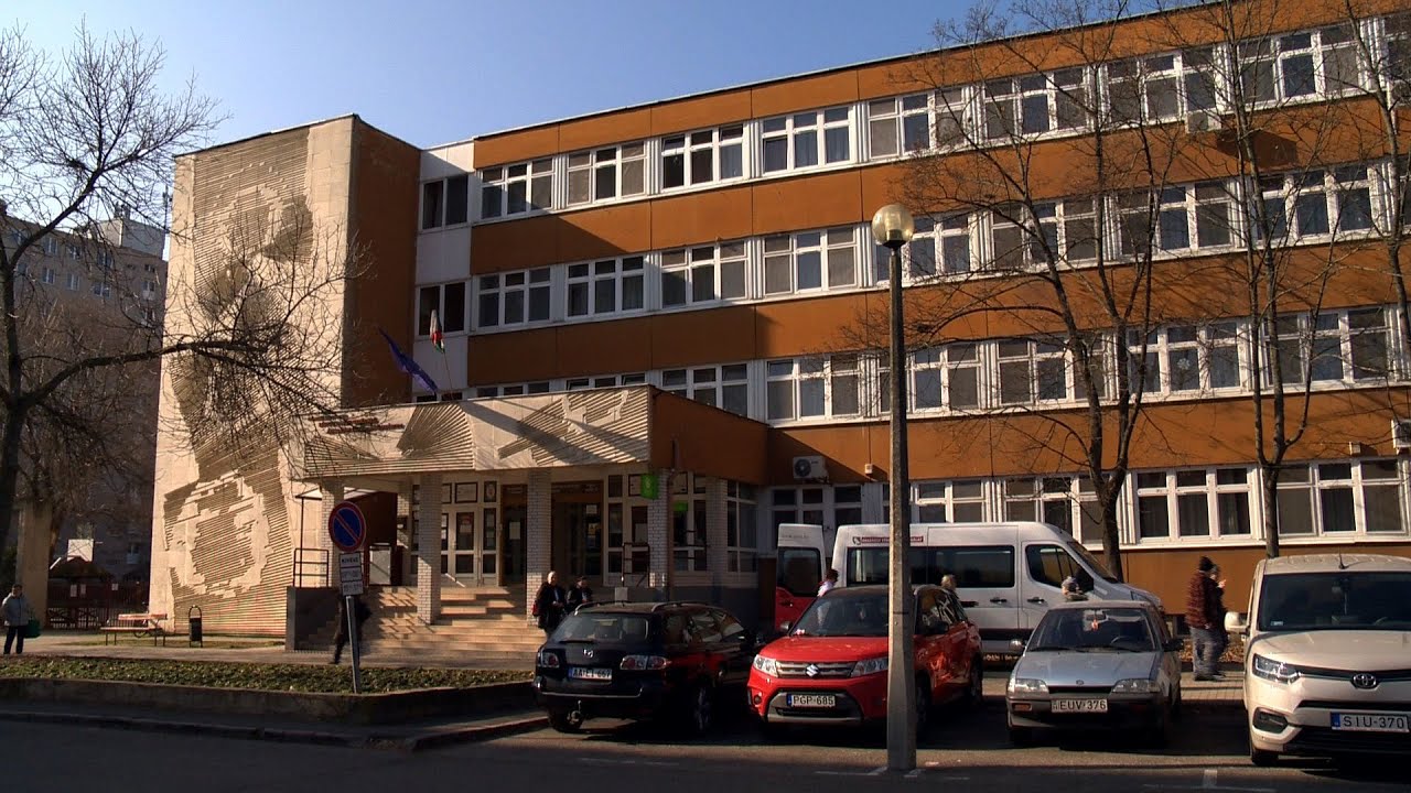 Felújítások az Eötvösben