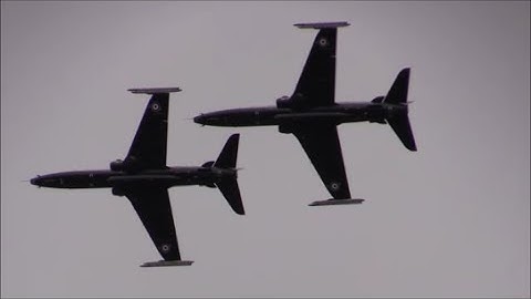Hawk T2 2-Ship Demonstration - RIAT 2015