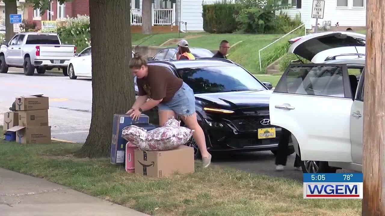 Quincy University welcomes incoming freshman on move-in day