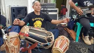 KUDA LUMPING !!! malah tukang kendangnya yang Kesurupan (Ayah kendang Rampak)