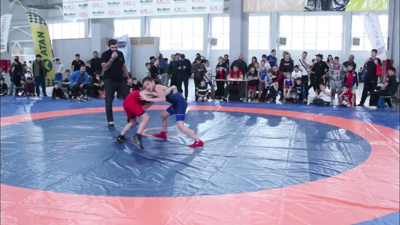 2013 турнир. Черное желтый хоккейный клуб. 2013 турнир. Зенит киев. Хоккейный клуб пестрецы казань эмблема.