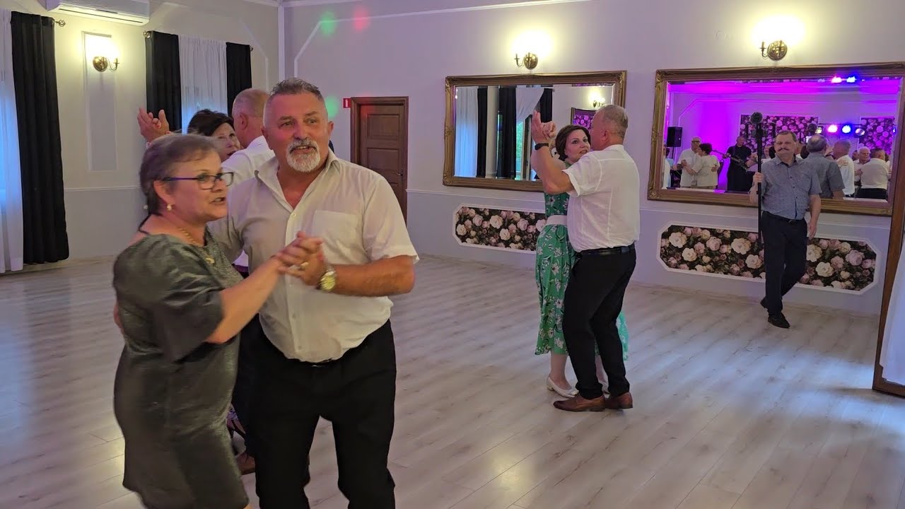 Do ładnej dziewczyny WIEŹ MNIE KONIKU WIEŹ! Świetny numer zawsze podrywa do tańca