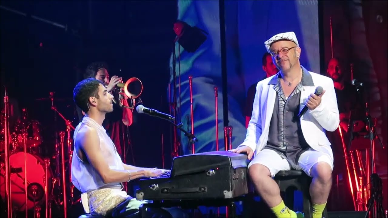 יושבים בבית קפה - תמיר גרינברג מארח את טיפקס