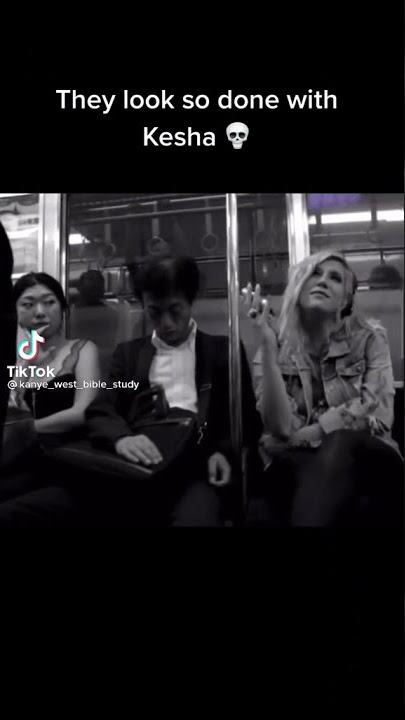 Ke$ha Live on the subway train #shorts #kesha