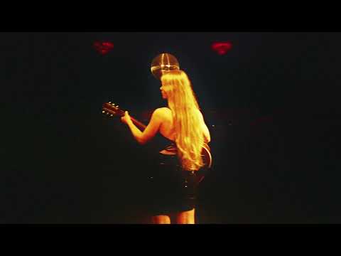 Alice Phoebe Lou - Darling (Official Audio)