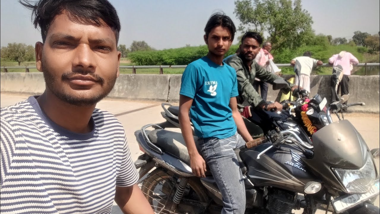 Nadi Me Machali Pakdne Gye 😞 Ak Bhi Machali Hath Me Nahi Aayi 
